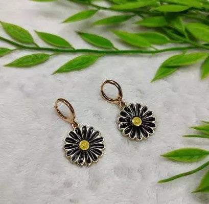 Daisy Flower Drop Earring