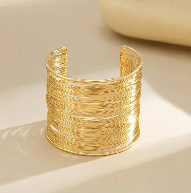 SMALL GOLD ANTI TARNISH THREADS WIRE CUFF BRACELET
