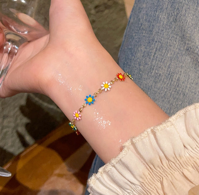 DAISY FLOWER ENAMELED KOREAN BRACELET