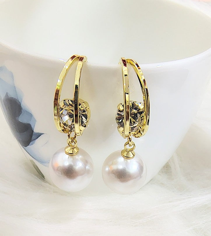WHITE PEARLS AD STONE DROP KOREAN EARRINGS