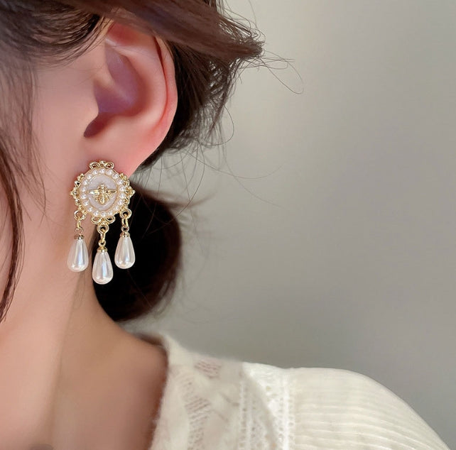 GOLDEN BEE PEARLS DROP KOREAN EARRINGS