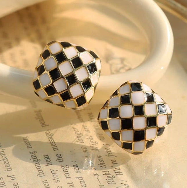 BLACK WHITE CHECK STUD KOREAN EARRINGS