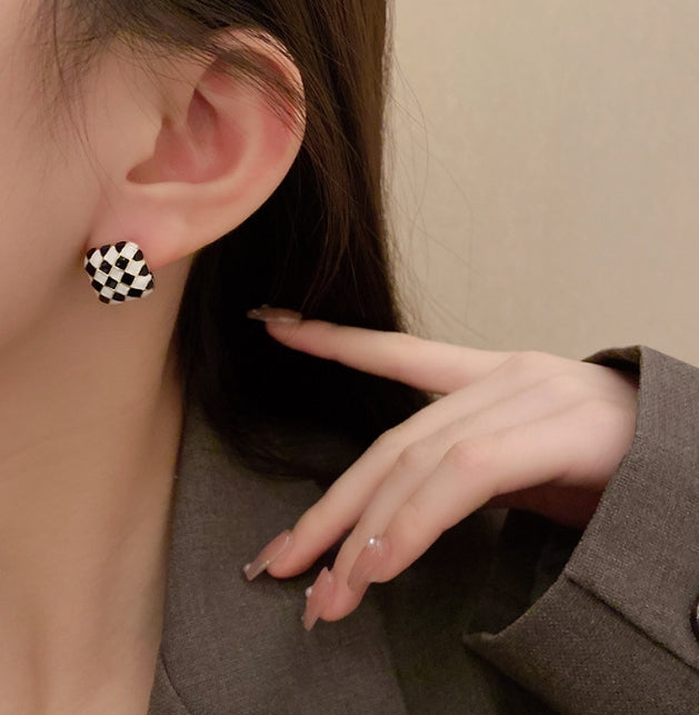 BLACK WHITE CHECK STUD KOREAN EARRINGS