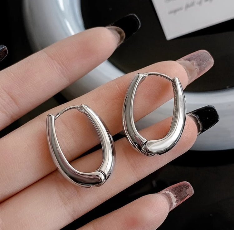 SILVER HOOP EARRINGS