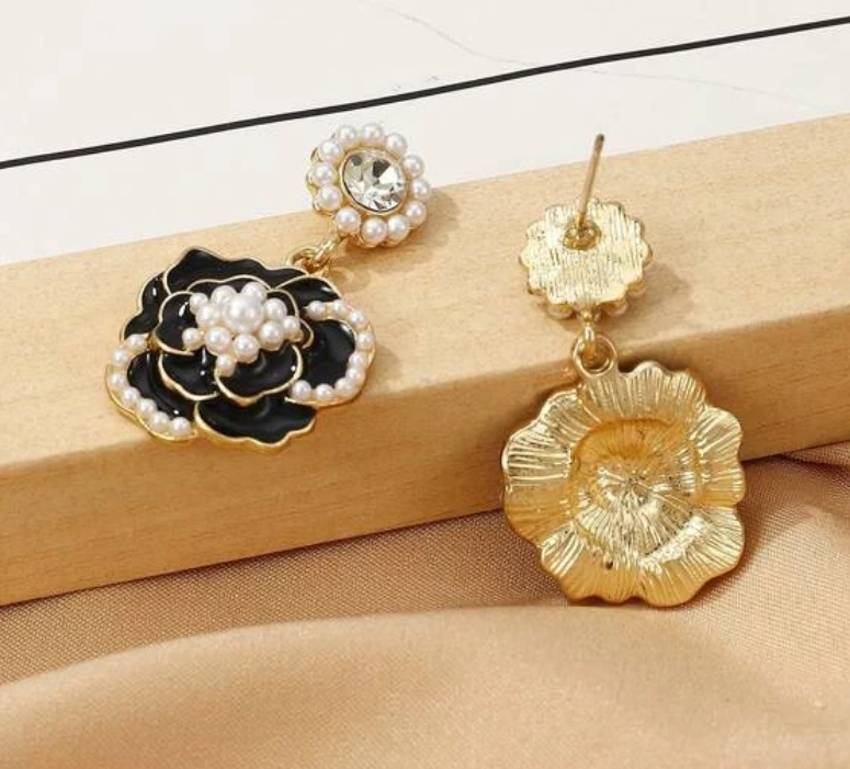 Flower Pearl Drop Earring