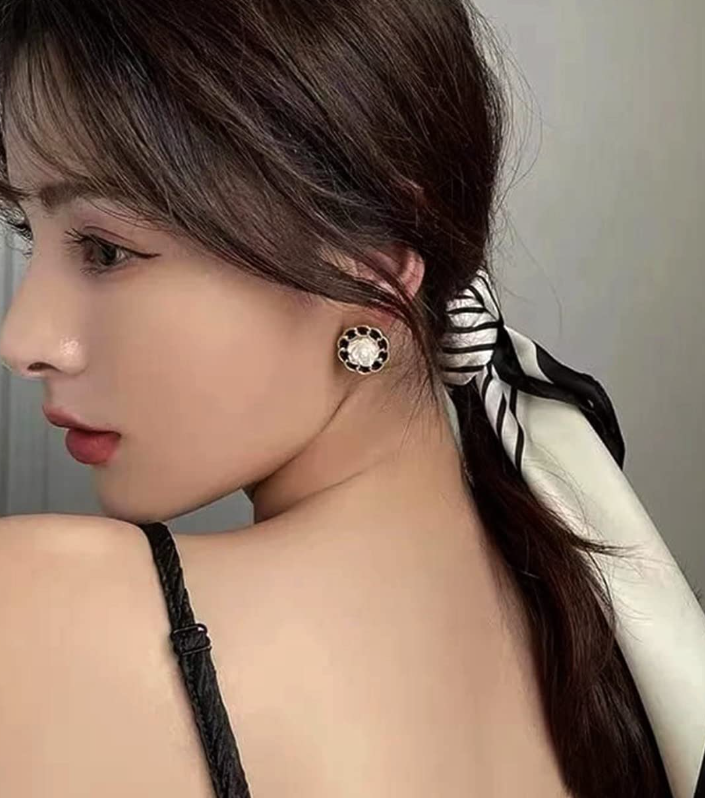 Flower stud Earring