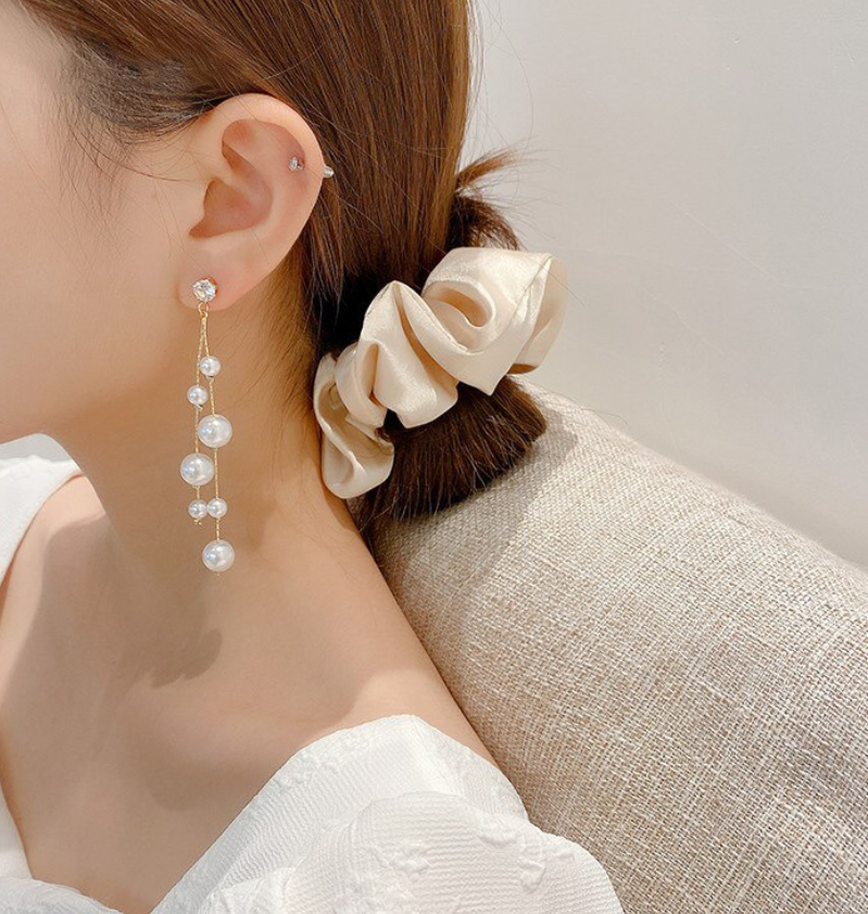 Long Chain Pearl Earring