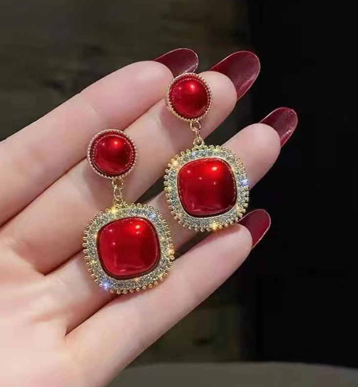 Geometric Pearl Drop Earring