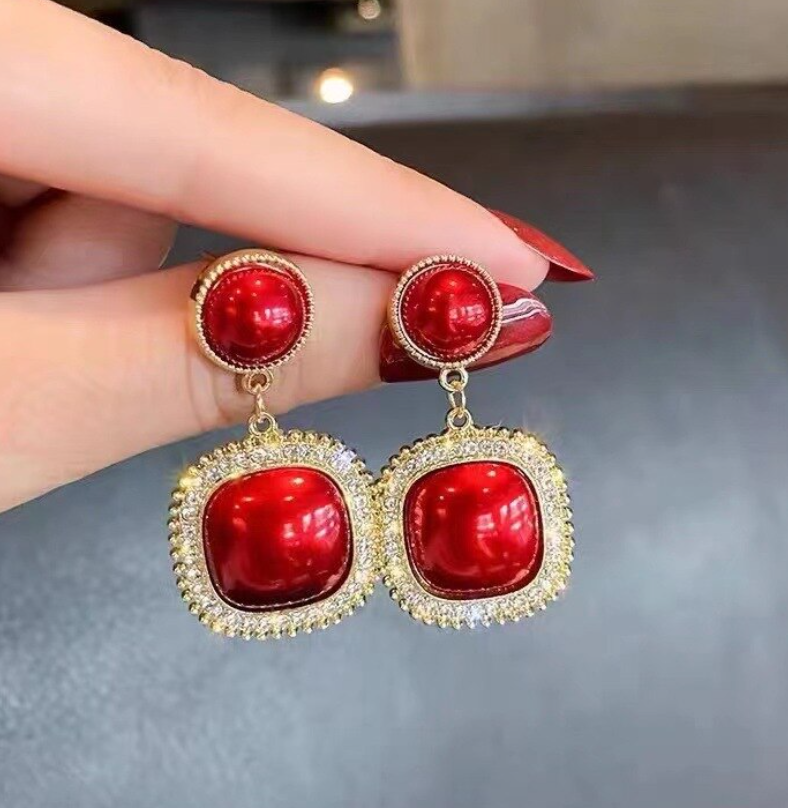Geometric Pearl Drop Earring