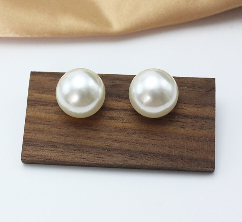 Pearl Work Stud Earring
