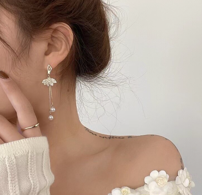 Dancing Girl Tassel / Drop Earring