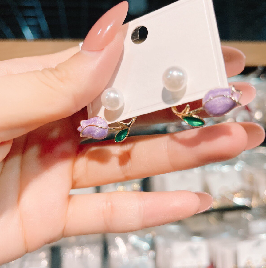 Tulip Flower Stud
