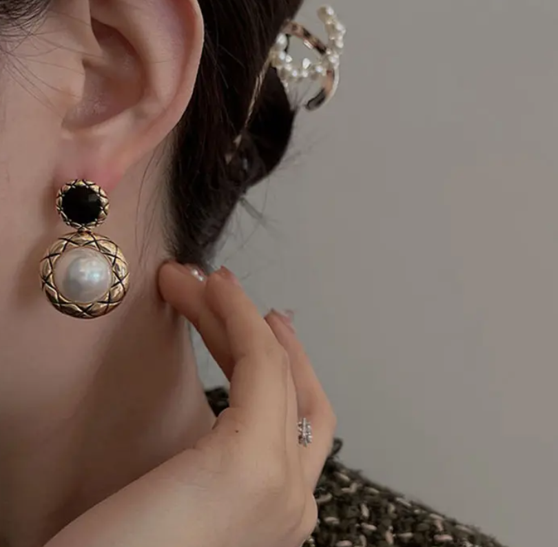 Antique Pearl Drop Earriing