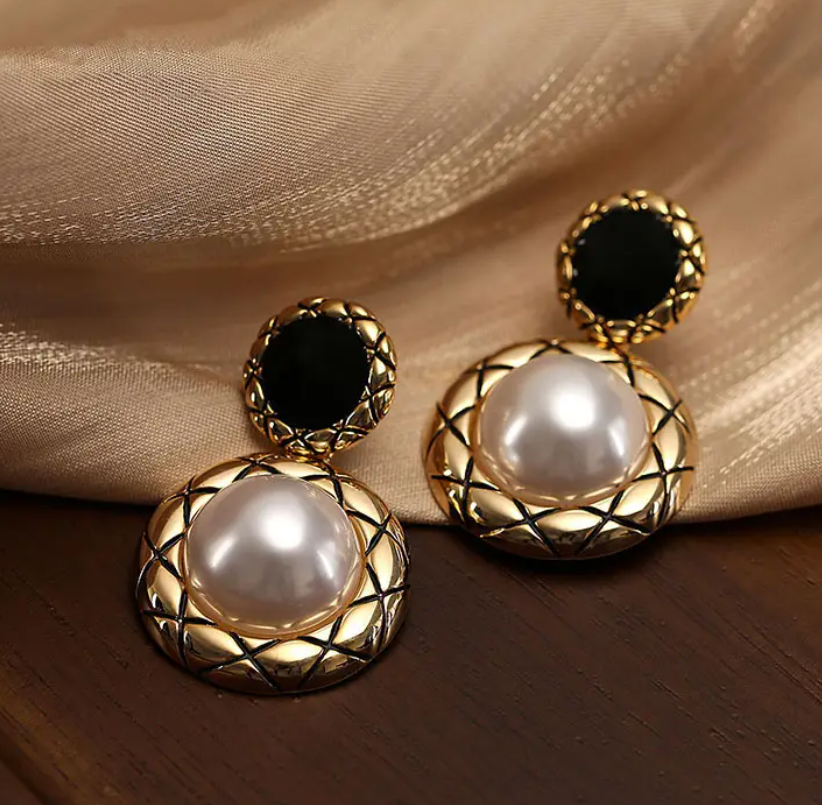 Antique Pearl Drop Earriing