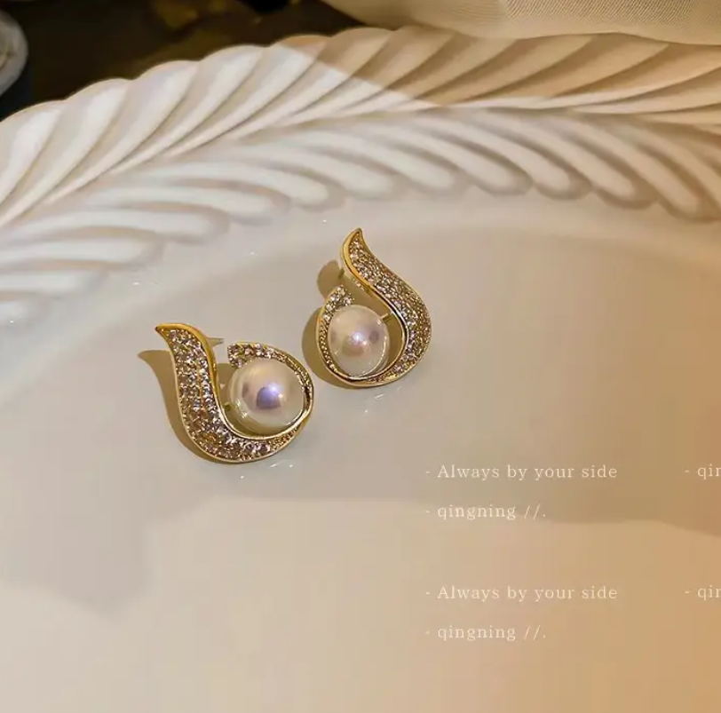 Pearl Zircon Earring