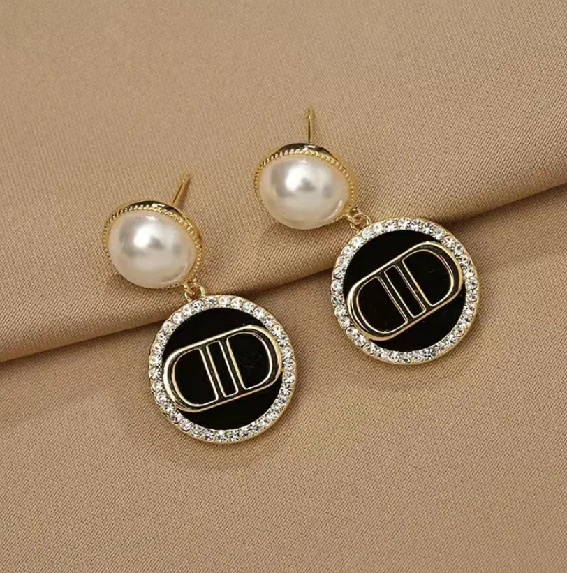 Pearl Drop / Stud Earring