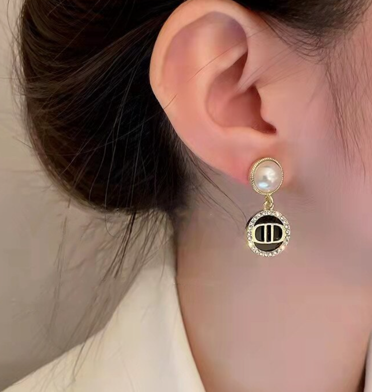 Pearl Drop / Stud Earring