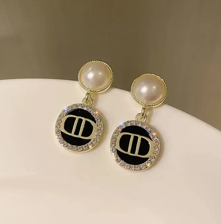 Pearl Drop / Stud Earring