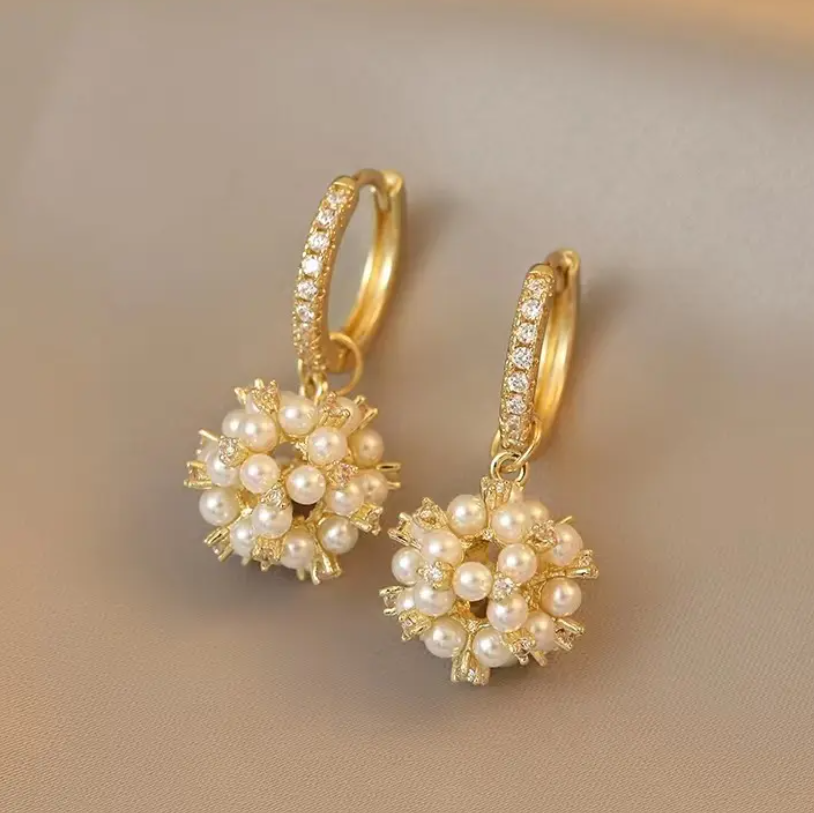 WHITE PEARLS KOREAN HOOP EARRINGS