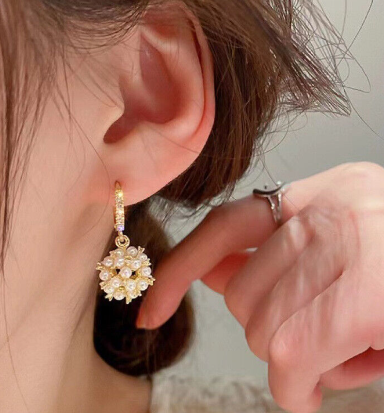 WHITE PEARLS KOREAN HOOP EARRINGS
