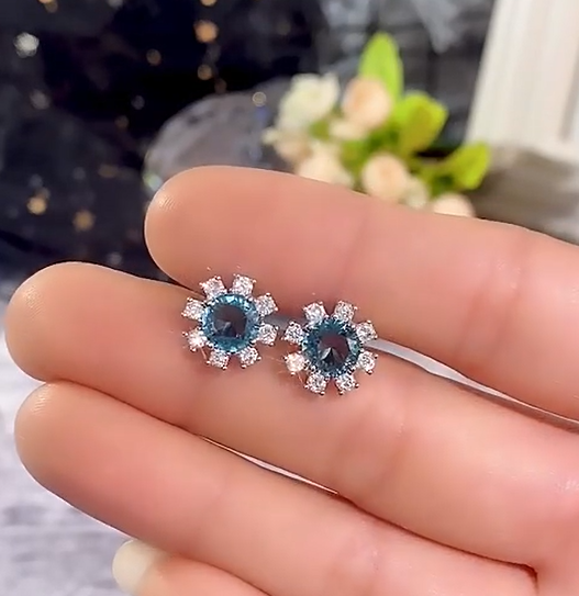 AD Stone Small Stud Earring