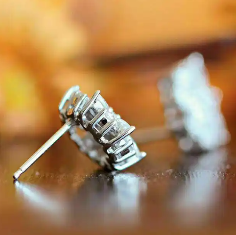 AD Stone Diamond Stud Earring