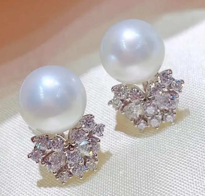 Butterfly Pearl Stud Earring