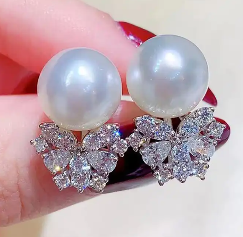 Butterfly Pearl Stud Earring