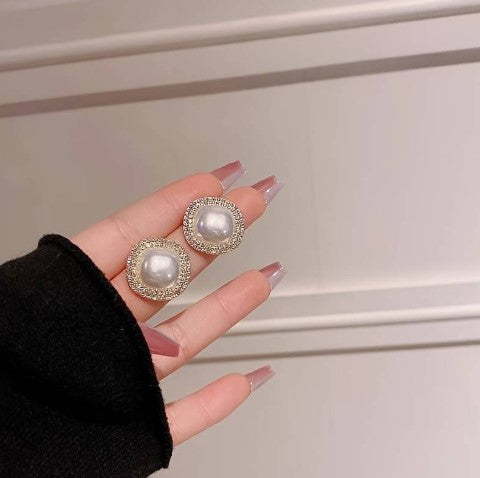 Pearl Stud Earring