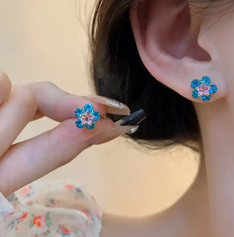 Small Flower stud Earring