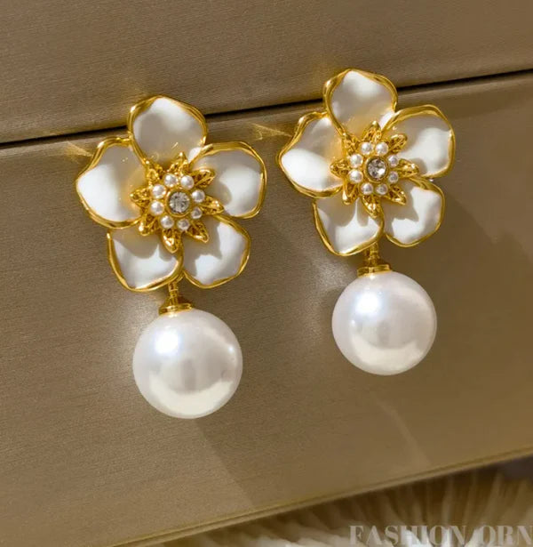 Pearl Drop Flower Earring