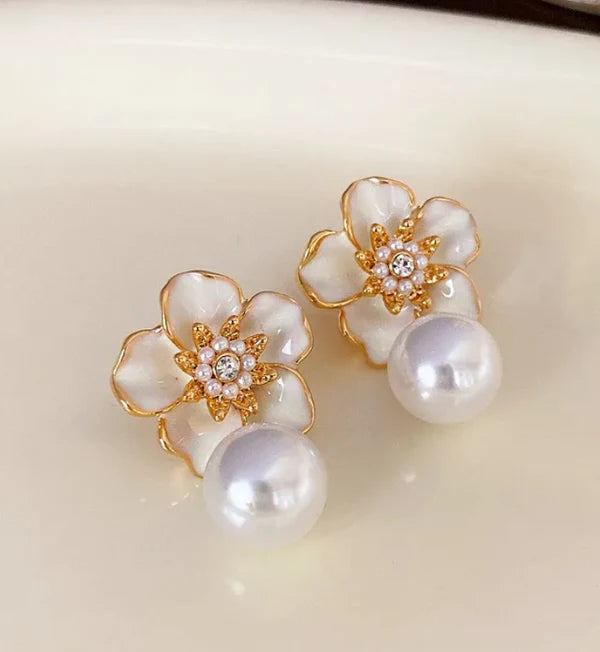 Pearl Drop Flower Earring