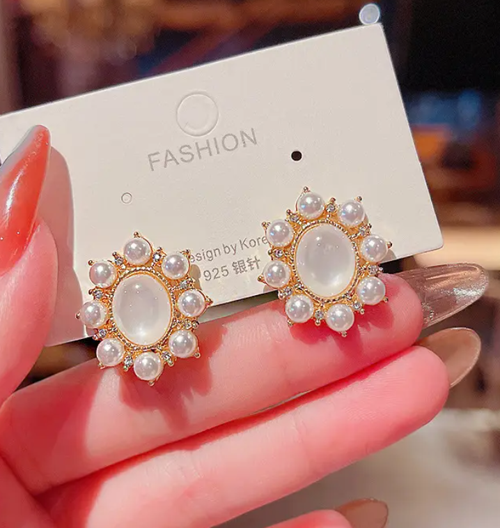 Flower Pearl Stud Earring