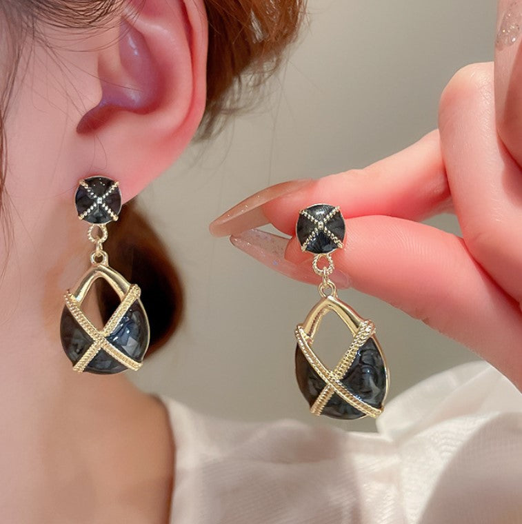 VINTAGE OIL DROP EARRINGS