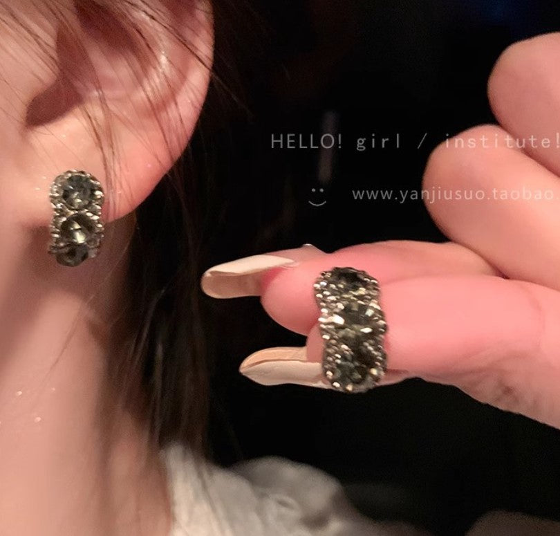 BLACK ZIRCON SMALL STUD EARRING
