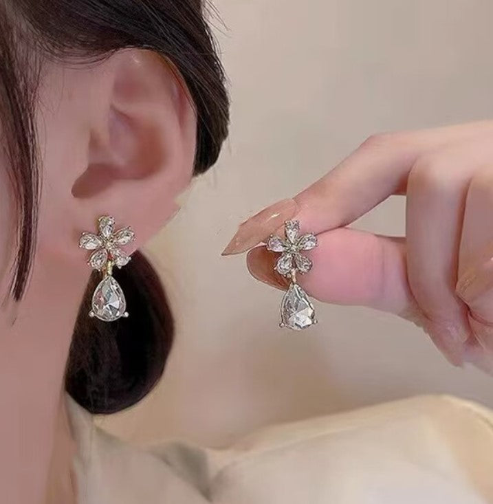 WHITE FLOWER TEAR DROP EARRINGS FOR WOMEN GIRLS