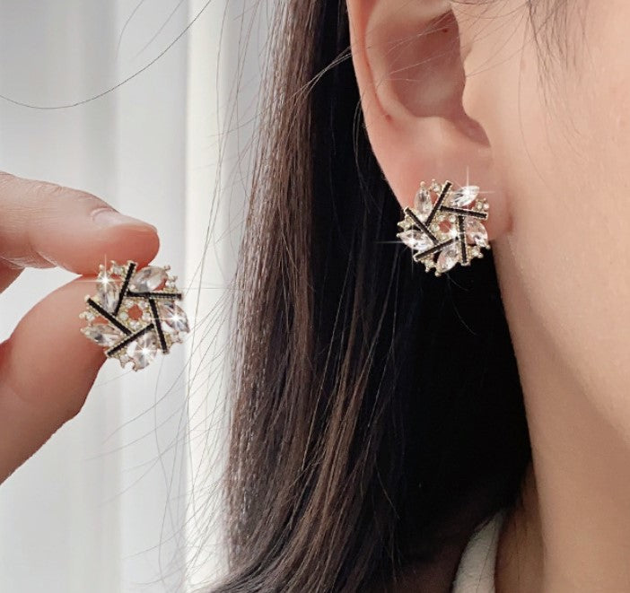 BLACK SMALL ZIRCON KOREAN STUDS EARRINGS