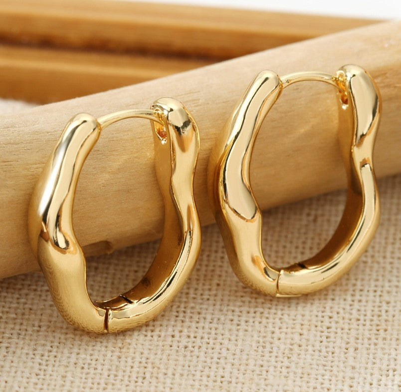 GOLD TWISTED ROUND KOREAN HOOP EARRINGS