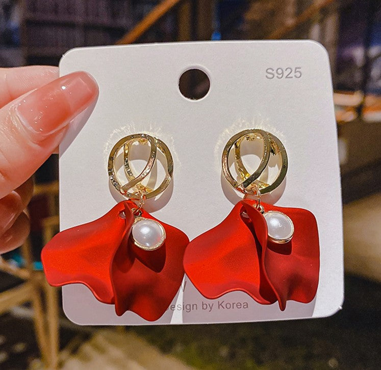 RED FLOWER PEARLS KOREAN DROP EARRINGS