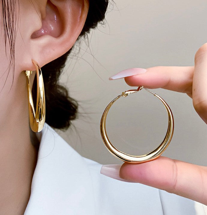 BIG GOLDEN KOREAN HOOP EARRINGS