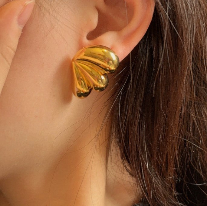 GOLD WATER DROP KOREAN STUD EARRING