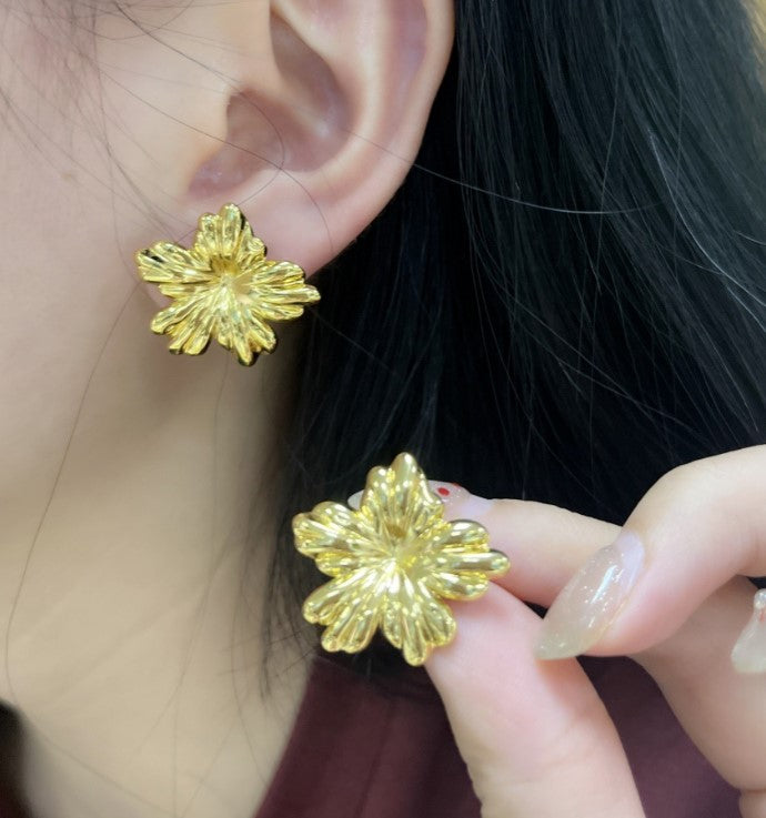 FLORAL ANTI TARNISH STUDS EARRINGS