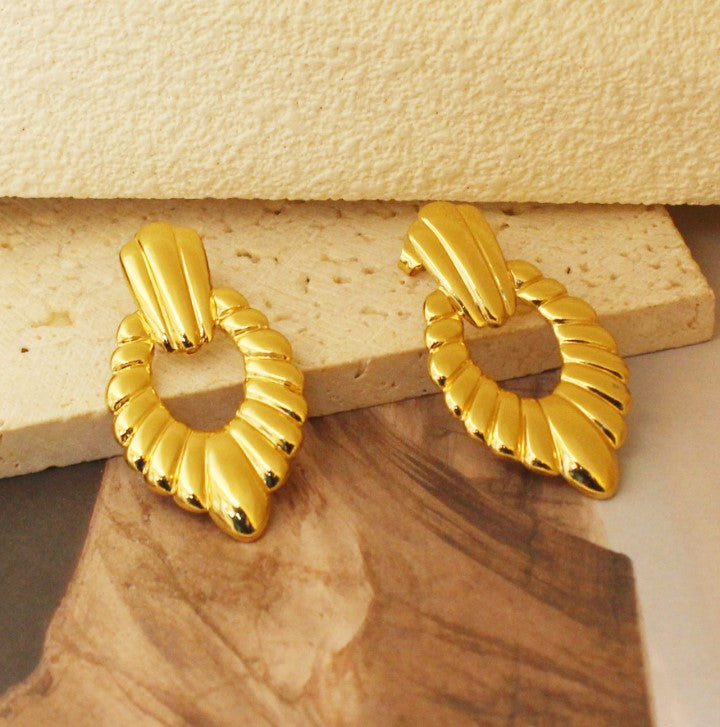 ELEGANT LOOPS ANTI TARNISH DROP EARRINGS