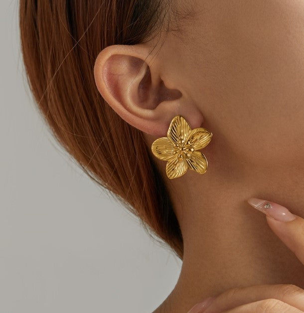 FLOWER ANTI TARNISH STUD EARRINGS