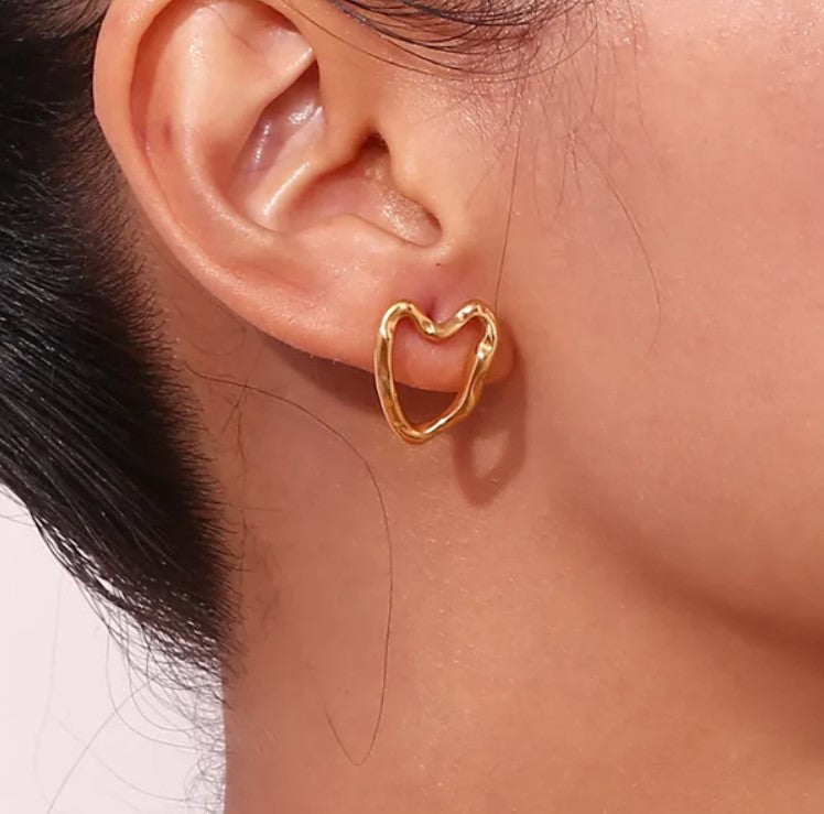 HEART ANTI TARNISH STUDS EARRINGS