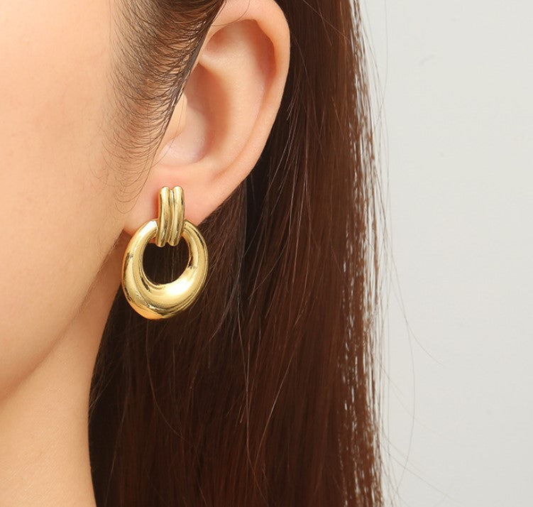 GOLD CIRCLE KNOT ANTI TARNISH STUDS EARRINGS
