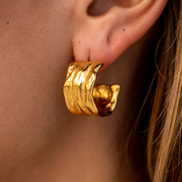 GOLD C HOOP KOREAN EARRING