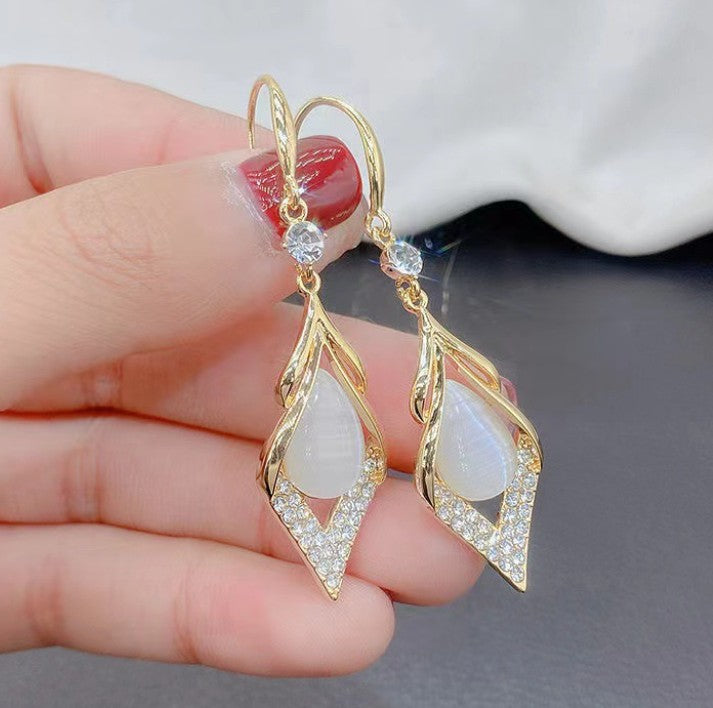 GOLD AD STONE DROP KOREAN EARRINGS