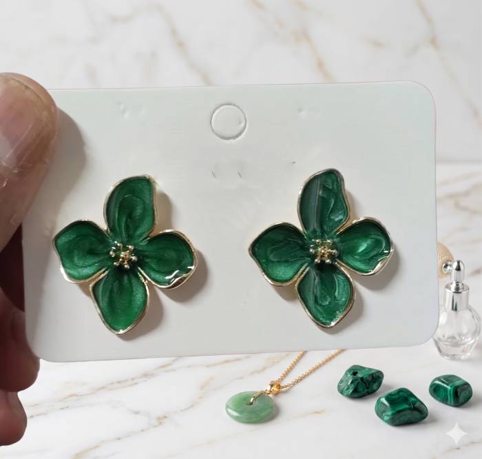 FLOWER STUD EARRINGS