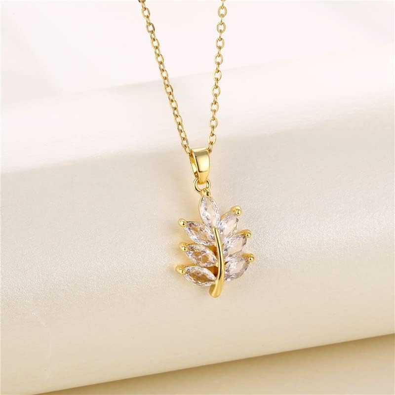 Leaf Pendant Chain Necklace